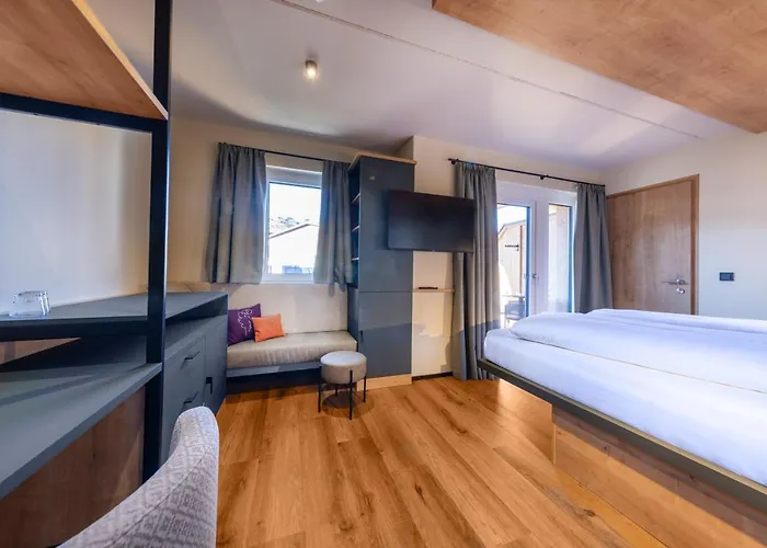 People'S Hotel